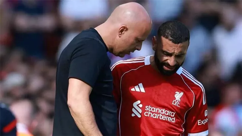 تمزق عضلي يهدد مشاركة محمد صلاح.. والعودة في هذا الموعد