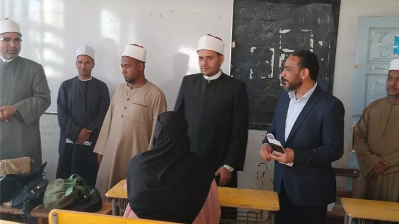 مدير الجامع الأزهر يتفقد اختبارات العلوم الشرعية والعربية بأروقة الصعيد