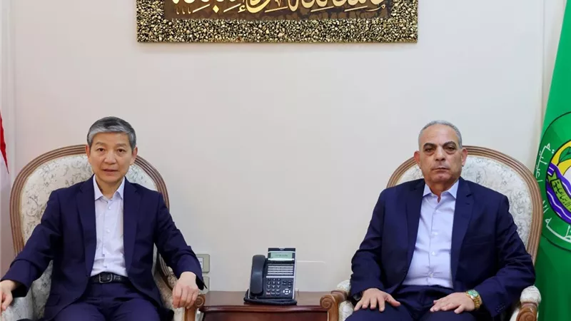 محافظ الإسماعيلية يستقبل سفير الصين لبحث سبل التعاون المشترك بين الجانبين