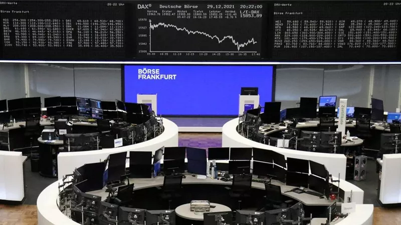 الأسهم الأوروبية تغلق على تراجع مع ترقب تطورات محادثات السلام