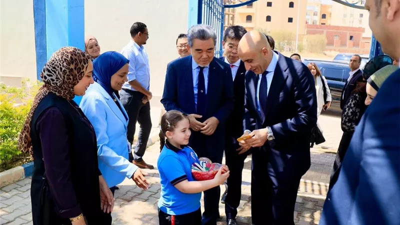 وزير التعليم ورئيس جامعة هيروشيما يتفقدان المدرسة المصرية اليابانية بالقاهرة الجديدة