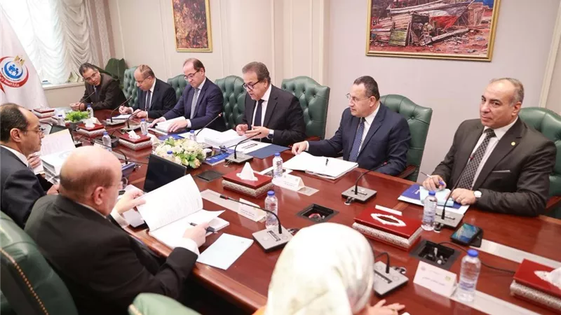«عبد الغفار» يؤكد أهمية دور المجلس الصحي المصري في رفع مستوى الأطباء