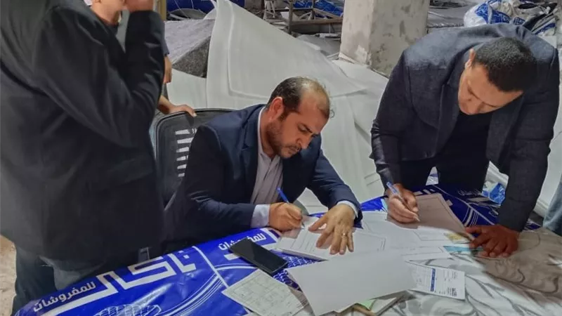جهاز حماية المستهلك يضبط مصنع مراتب مغشوشة بالجيزة ويُحيل الواقعة للنيابة