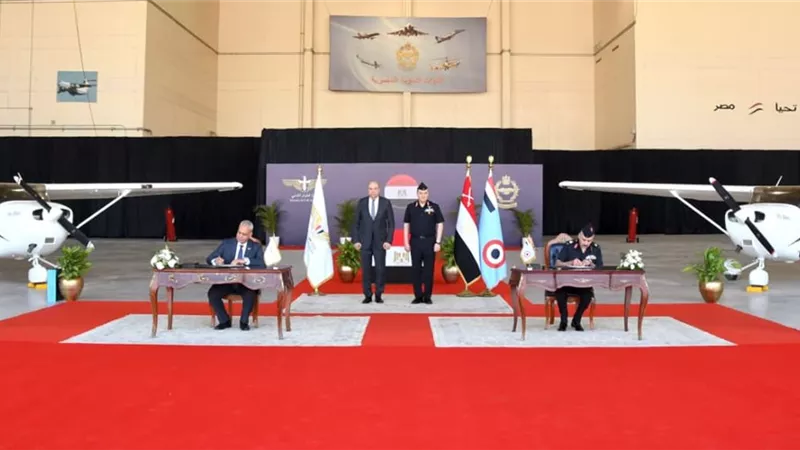 القوات الجوية تسلم طائرتين لأكاديمية علوم الطيران بعد تطويرهما
