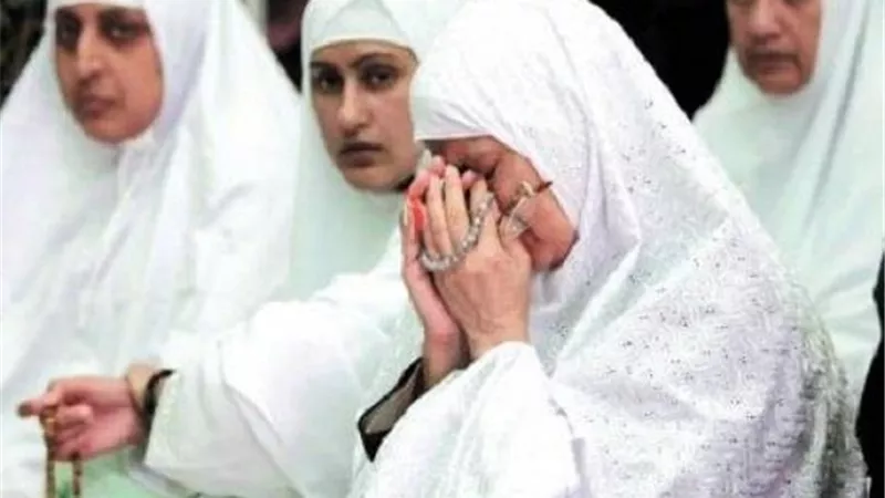 هل هناك زي محدد للمرأة ترتديه في الحج أو العمرة؟.. أمين الفتوى يجيب 