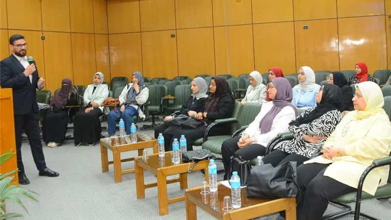 جامعة أسيوط تُحاكي المستقبل بندوة عن 
