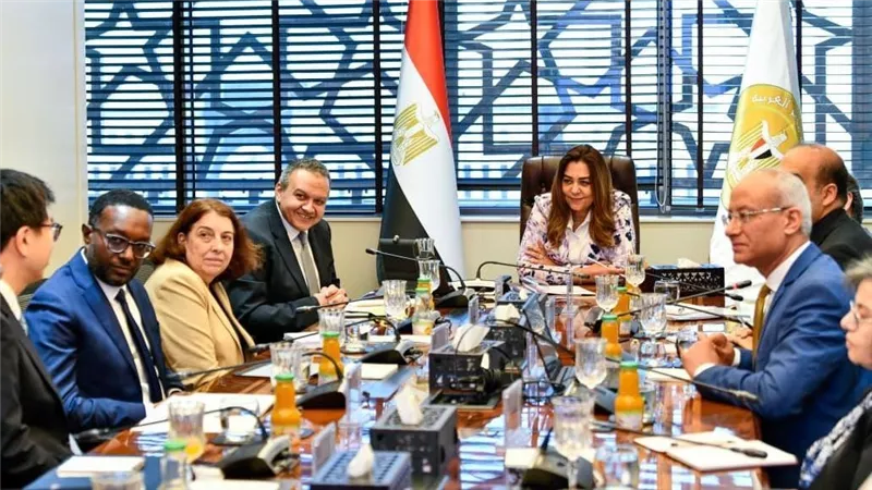 منال عوض: إنشاء 57 محطة لرصد ملوثات المناخ وتوفير 1000 فرصة عمل