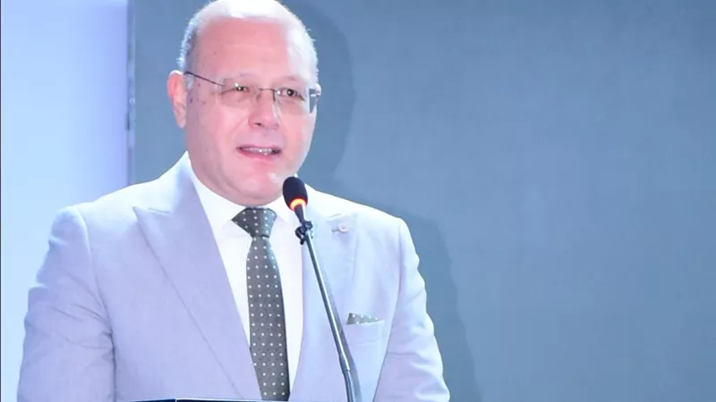  بإخلاصكم تُبنى الأوطان..النعماني يهنئ الرئيس السيسي بعيد العمال