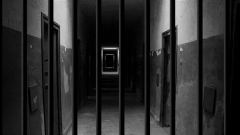 الجدة القاتلة.. حقنت حفيديها بالكلور انتقاما من الأم