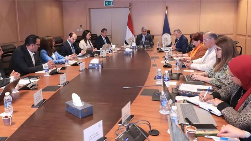 وزير السياحة يبحث مع مجموعة عمل التراث العالمي سبل صون المواقع الأثرية 