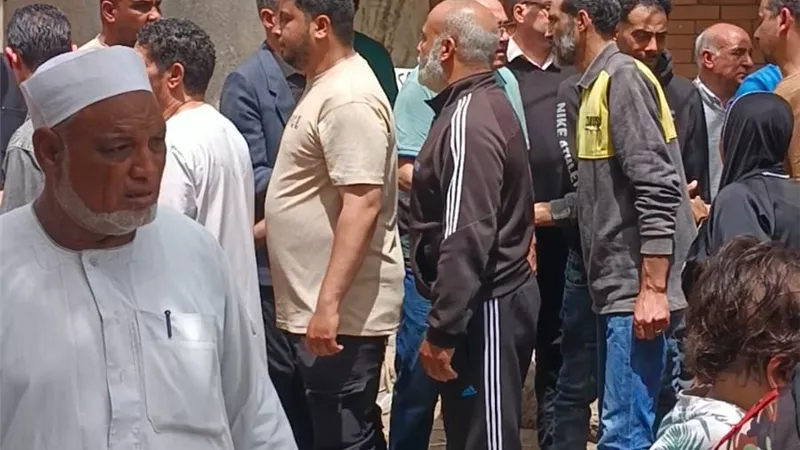في مشهد مهيب.. تشييع جثمان “شيخ مشجعي الدراويش” نعمان الوزير بالإسماعيلية