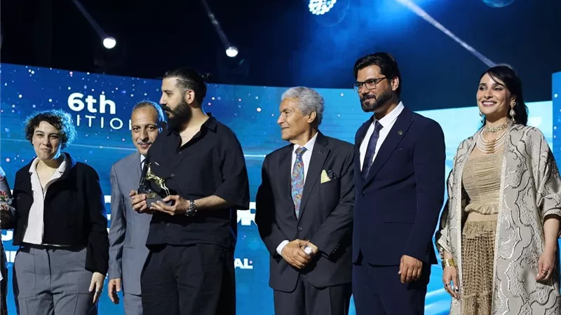 فيلم عائشة لا تستطيع الطيران يفوز بالجائزة الكبرى بمهرجان عنابة السينمائي