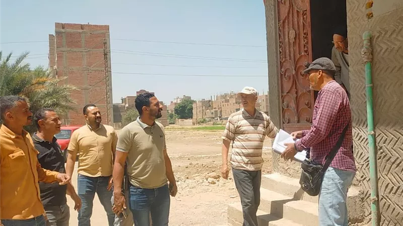 تكثيف حملات طرق الأبواب بأسيوط  لحث المواطنين على استكمال ملفات التصالح  