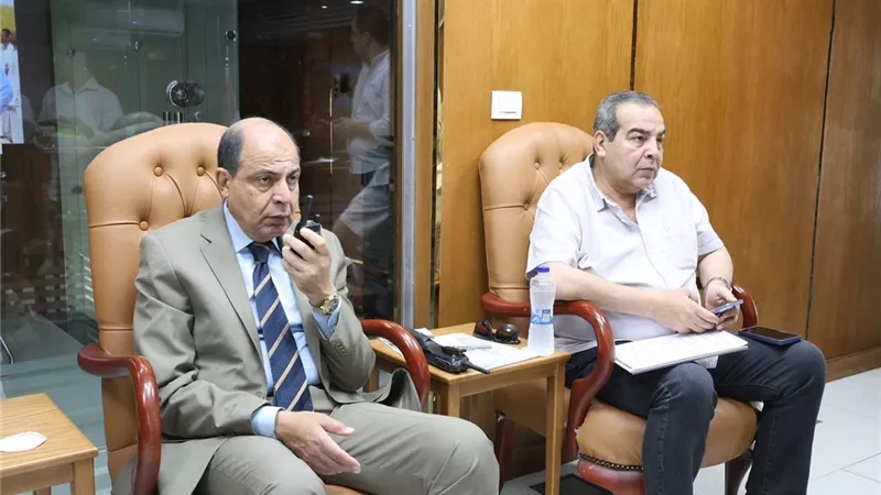 من داخل مركز السيطرة محافظ المنيا يشدد على تسريع ملفات التصالح والتقنين 