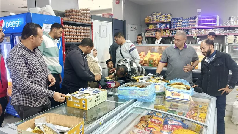 محافظ المنيا يشدد على تكثيف الرقابة التموينية.. وتحرير 3442 مخالفة 