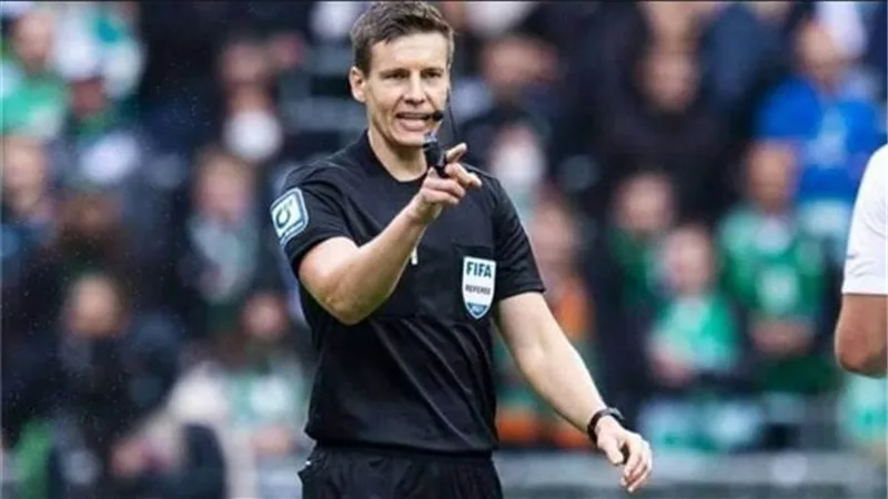 يويفا يعلن طاقم تحكيم قمة أرسنال وأتلتيكو مدريد في دوري الأبطال