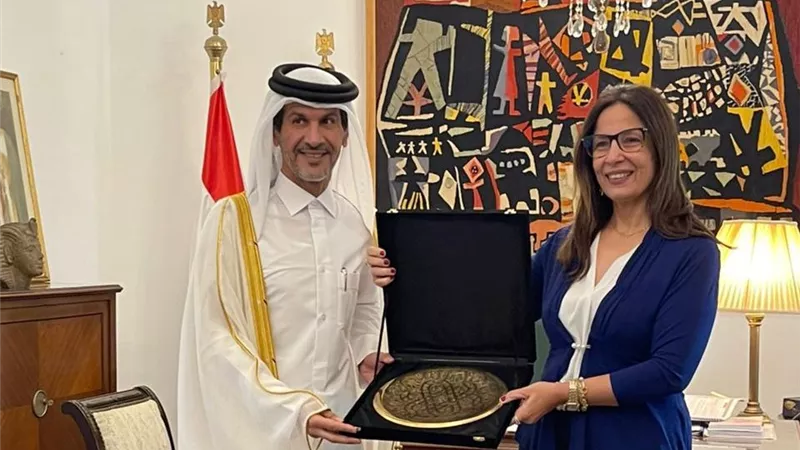 وزيرة الثقافة تستقبل سفير قطر بالقاهرة لبحث سبل تعزيز التعاون الثقافي 