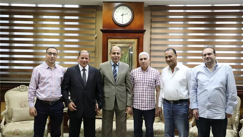 محافظ المنيا يلتقي أعضاء مجلس النواب لبحث مطالب المواطنين وعدد من الملفات 