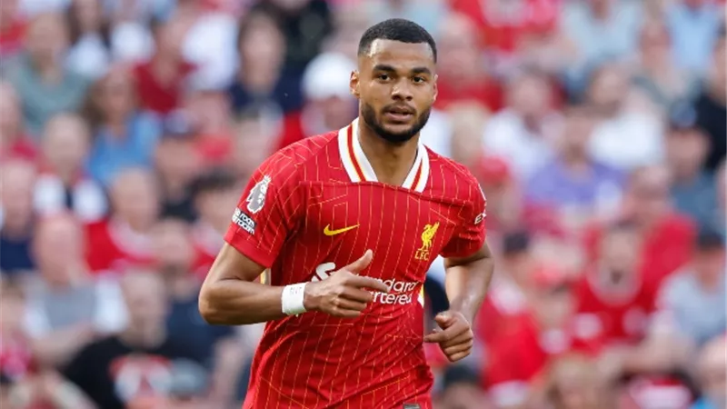 ليفربول يعود أمام مانشستر يونايتد بتعادل مثير
