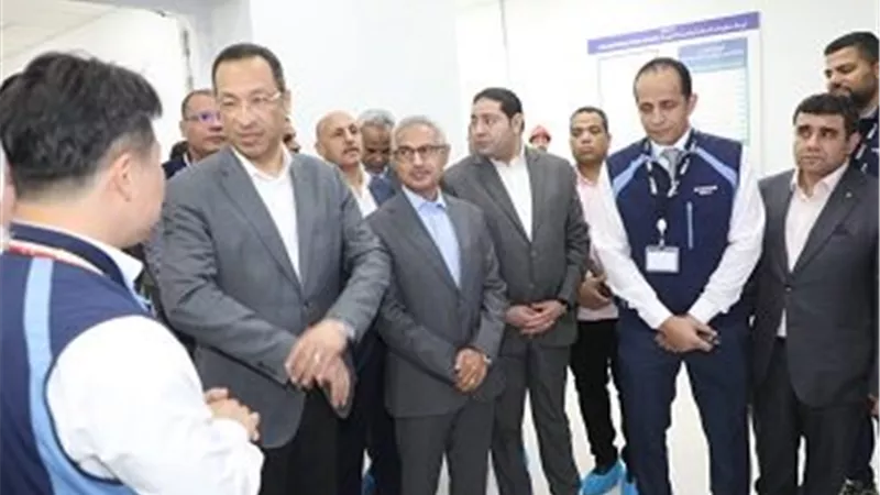 محافظ بني سويف يستقبل وزير الاتصالات بمستهل زيارته داخل مجمع مصانع سامسونج