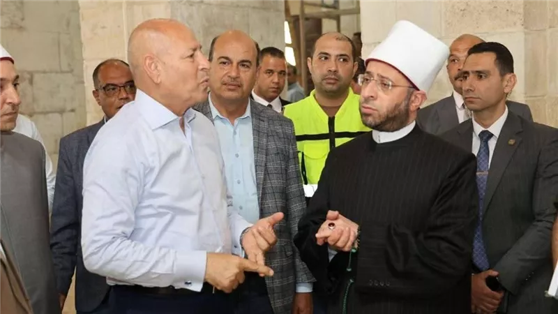 وزير الأوقاف ومحافظ القاهرة يتابعان أعمال الترميم لعدد من المساجد الأثرية