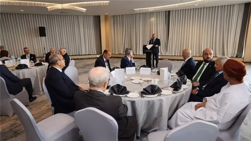 الوزير:التنمية في العالم العربي تركز على بناء منظومة نقل ولوجستيات متكاملة