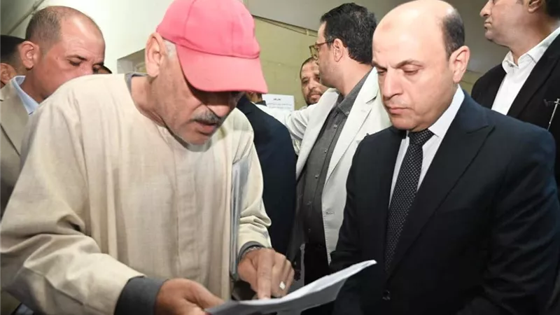 محافظ الغربية يتفقد ديوان مديرية التعليم ويشدد على الانضباط وسرعة الإنجاز