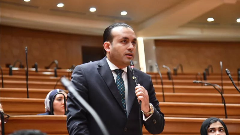 النائب عمرو فهمي: ربط المعاشات بالتضخم يضمن حياة كريمة