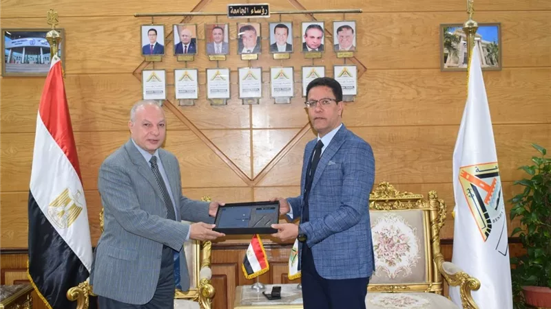 بروتوكول بين جامعة بنها وصندوق دعم صناعة الغزل والمنسوجات