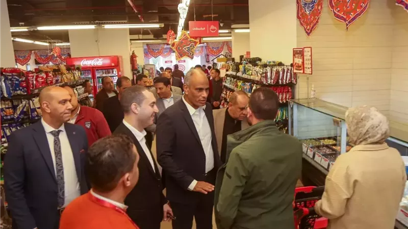 محافظ كفرالشيخ يقود حملات موسعة لضبط الأسواق