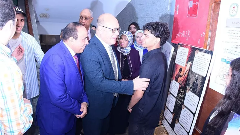 رئيس جامعة سوهاج يفتتح كرنفال 