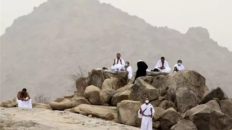 أنواع مناسك الحج وكيف نعود منه كما ولدتنا أمهاتنا؟ أستاذ بالأزهر يجيب