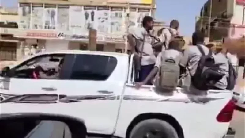 «توصيلة الرئيس».. البرهان يحضر الطلاب للمدرسة بسيارة نصف نقل|فيديو