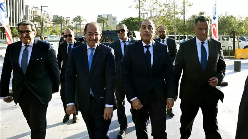 رئيس الوزراء يفتتح أول مركز للخدمات الضريبية المميزة بالقاهرة الجديدة