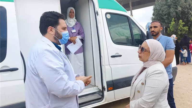 926 مواطنًا يستفيدون من قافلة طبية مجانية بقرية الرياح بالقنطرة 