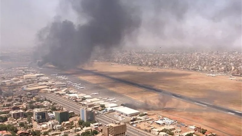 الأزهر يدين استهداف مطار الخرطوم ويدعو السودانيين للحفاظ على وحدتهم