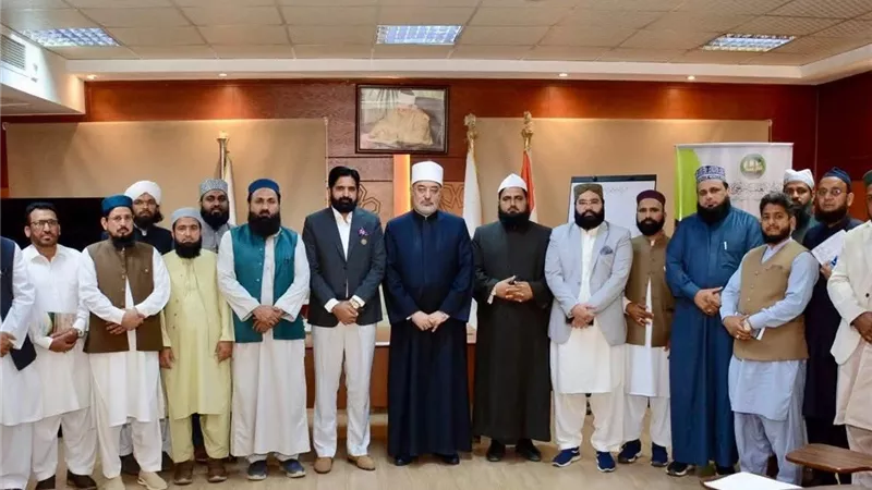المفتي: مواجهة الانحرافات الفكرية والشبهات العقدية تتحقق بالعلم الرصين