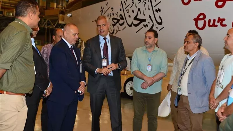 رئيس مصر للطيران يشكر القائمين على مشروع إحياء الهوية التراثية للشركة|صور