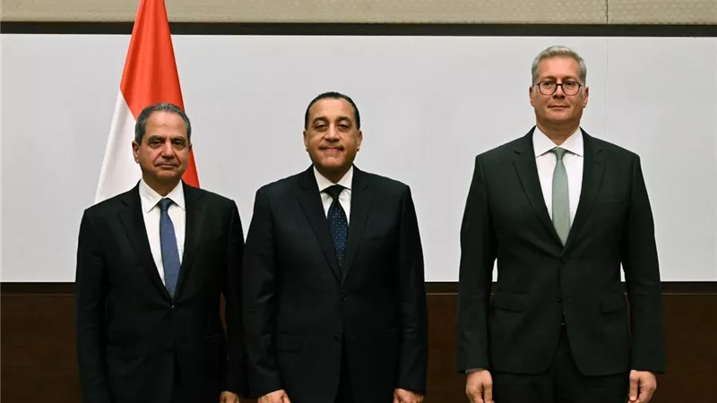 رئيس الوزراء يشهد توقيع اتفاقية تأهيل شبكات الغاز اللبنانية بخبرات مصرية