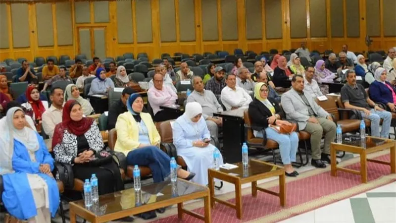 جامعة أسيوط تستعرض شروط  المشاركة فى “جائزة مصر للتميز الحكومي”