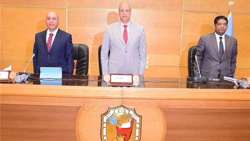 جامعة سوهاج تفتح آفاقًا قانونية جديدة لطلاب الحقوق بندوة عن قضاء الدستورية