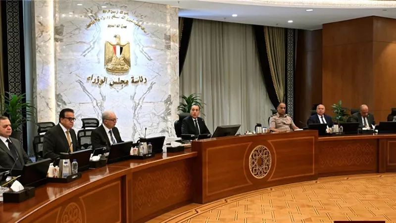 الحكومة توافق على عدد من القرارات الهامة خلال اجتماعها اليوم.. تعرف عليها