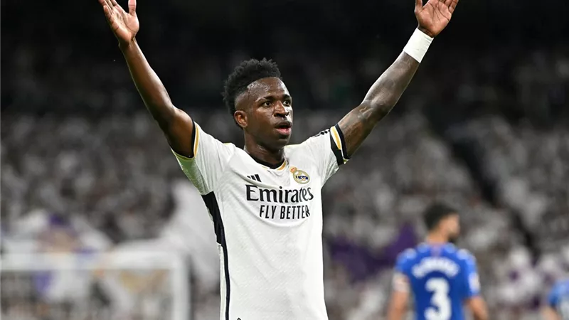 ريال مدريد يضع كينان يلدز بديلاً محتملاً لفينيسيوس