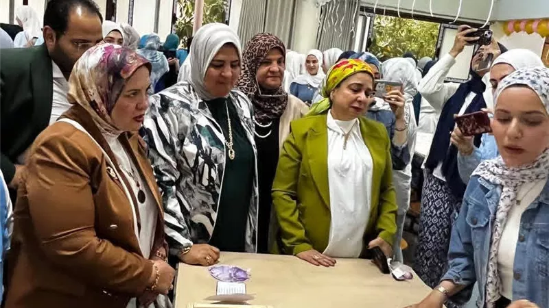 جامعة المنصورة: تفتتح معرض نواتج تعلُّم اللغة الإنجليزية وفق منهج منتسوري
