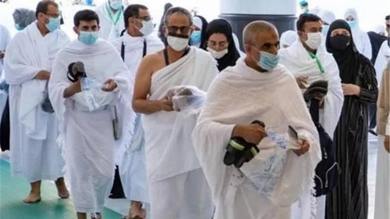هل يجوز للمحرم إزالة شيء من شعره أو أظفاره أثناء إحرامه؟.. الأزهر يجيب 