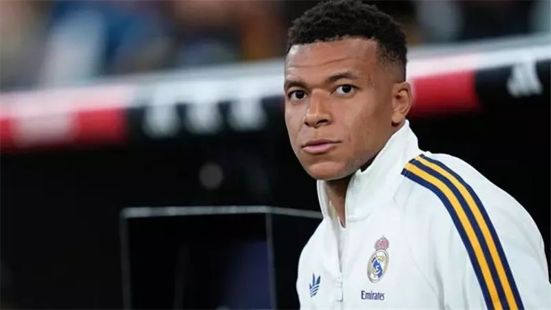 مبابي في الصدارة.. سباق هدافي دوري أبطال أوروبا يقترب من الحسم