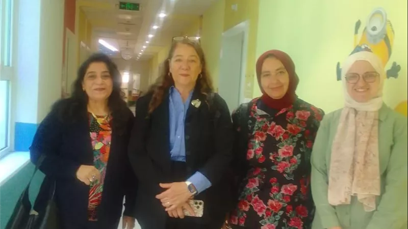 قصر العيني يستضيف خبيرة أمريكية لتطوير رعاية قلب الأطفال