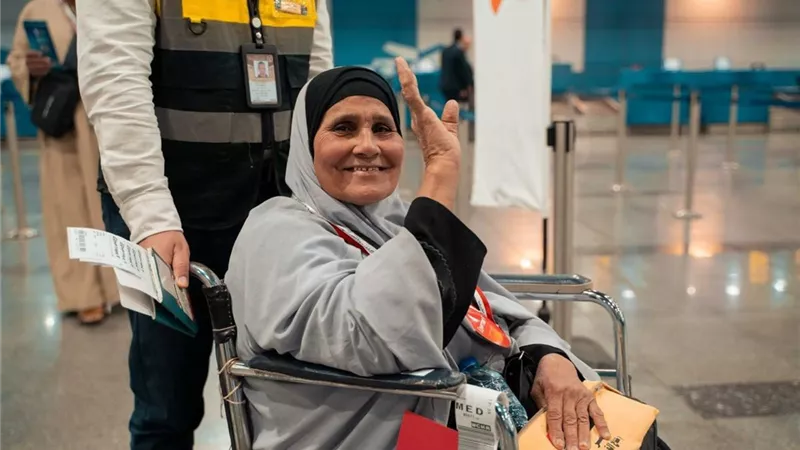 مصر للطيران تبدأ جسرها الجوي لنقل ضيوف الرحمن إلى جدة والمدينة المنورة