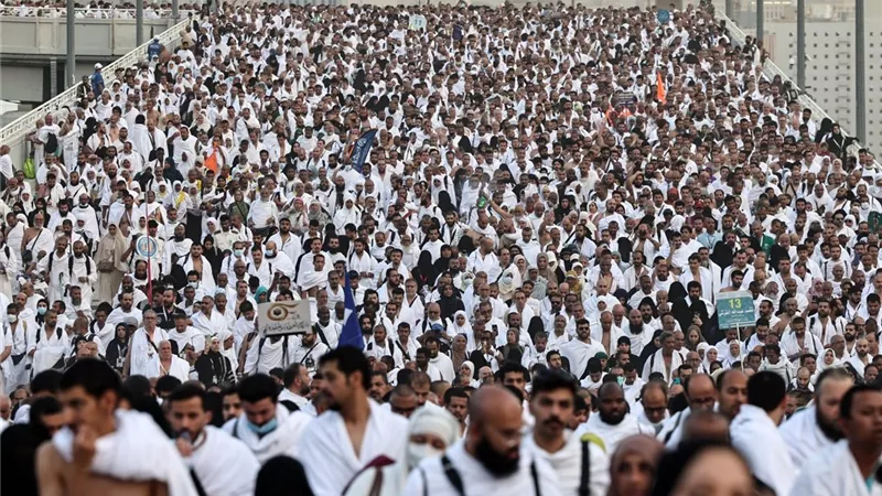 للحجاج.. خطوات يجب اتباعها في حالة السقوط أثناء أداء مناسك الحج