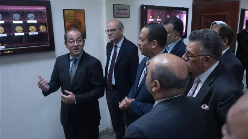 في أول جولة ميدانية.. وزير المالية: فخور بالقدرات البشرية في «سك العملة»